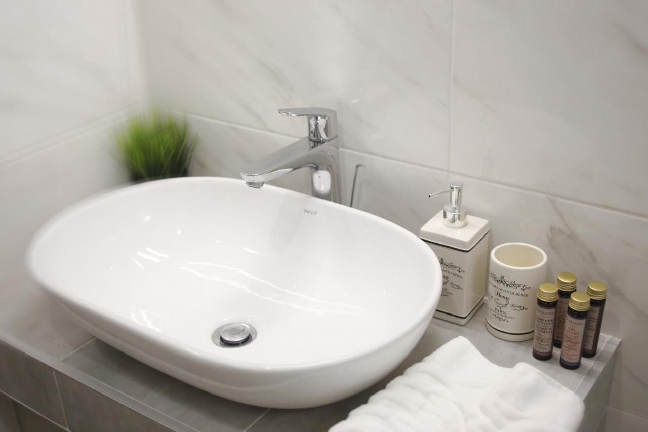 Lion King Lesya Appartement Lviv Buitenkant foto